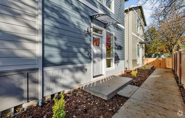 Building Photo - Marvelous Montavilla Rental