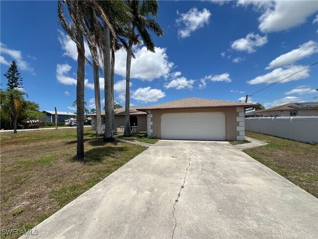 Photo - 8109 Sanibel Blvd House