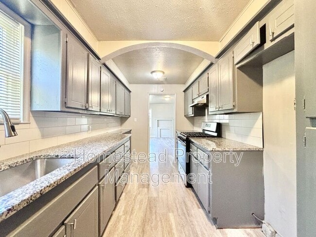 Photo - 1200 SW 28th St