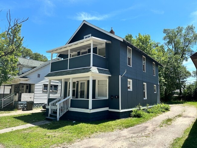 Building Photo - 901 Emerson Ave Unit #1