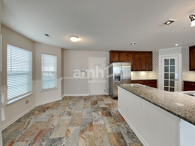 Photo - 1685 Newland Rd