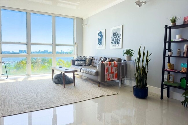 Photo - 2000 N Bayshore Dr Unit 614