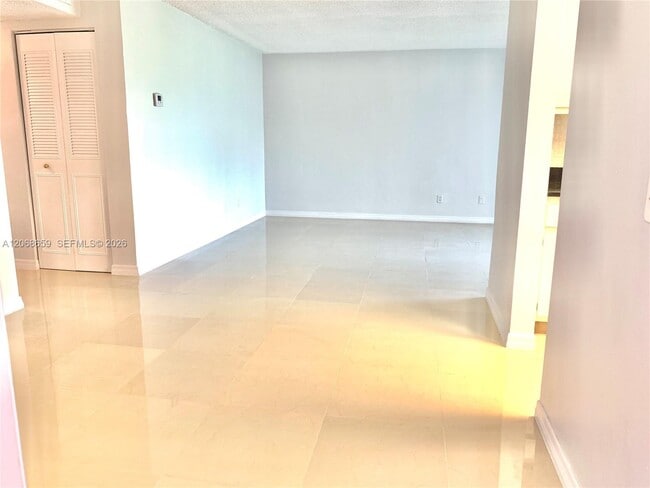 Building Photo - 2491 SW 82nd Ave Unit 106
