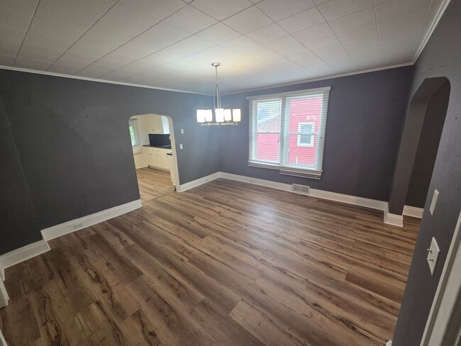 Building Photo - 606 N 60th Ave W Unit Lower