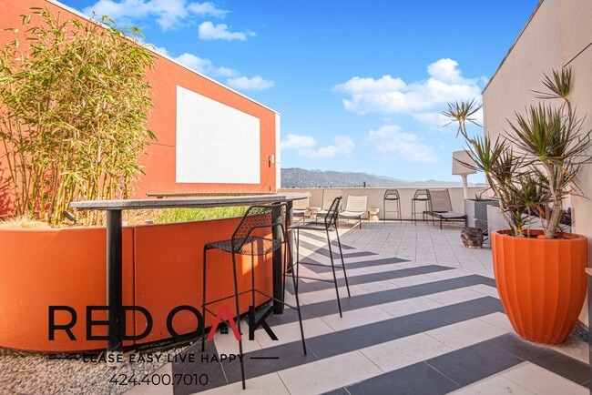 Photo - 11405 Chandler Blvd Unit 605