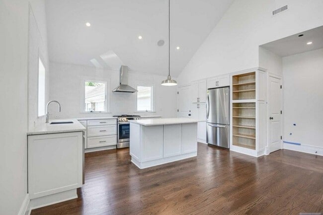 Photo - 26 Bogert St