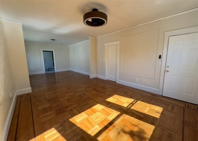 Photo - 140 Woodbine St