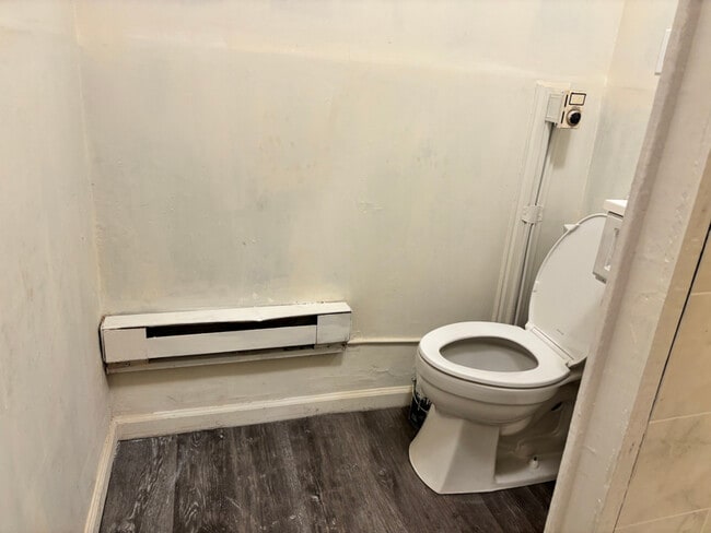 Photo - x11 E Coulter St