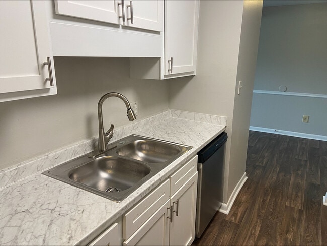 Photo - Hermitage Apartments