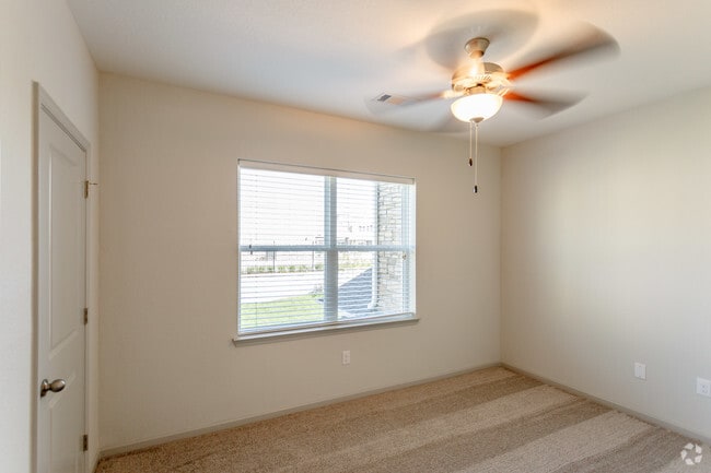 3BR, 2BA - 1397 SF