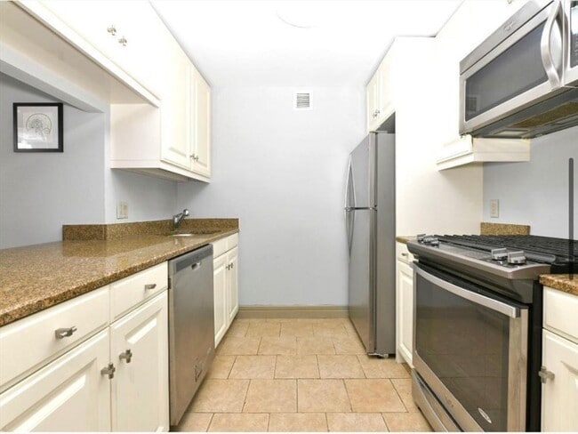 Photo - 2 Avery St Unit 703