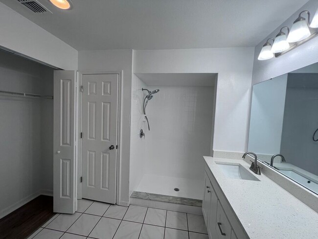 Photo - 1902 Garden Lake Dr