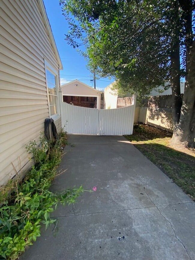 Photo - Maple Park LARGE 2 BR/ 2BA with 2 Car Garage & Large Fenced Yard