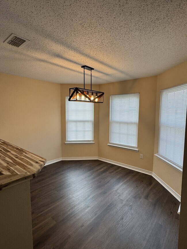 Photo - 13401 Warren Dr