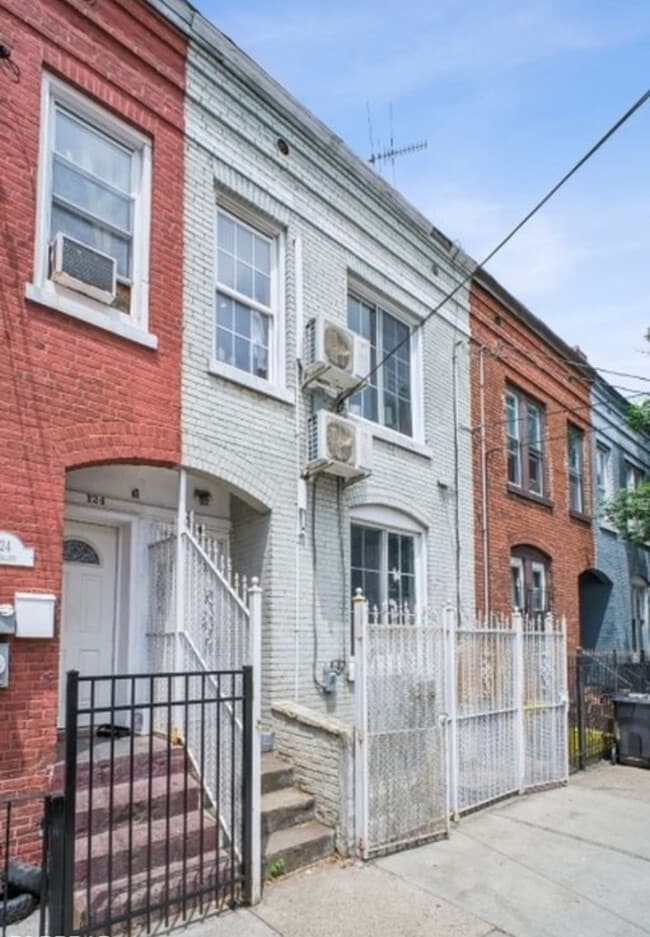 Building Photo - 126 Highland Ave Rental