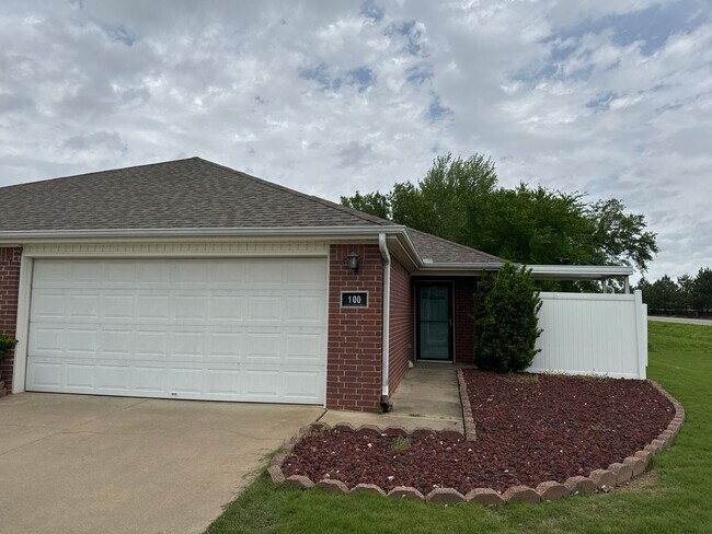 Building Photo - BARLING SOUTH H DUPLEX Unit 100 Rental