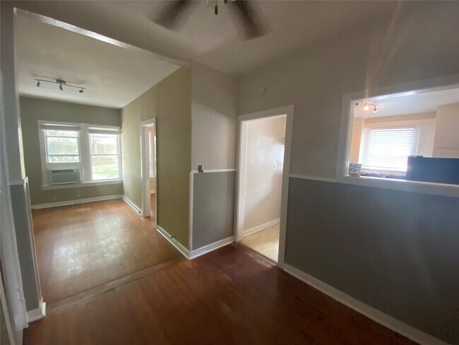 Photo - 2010 Taft St Unidad 01