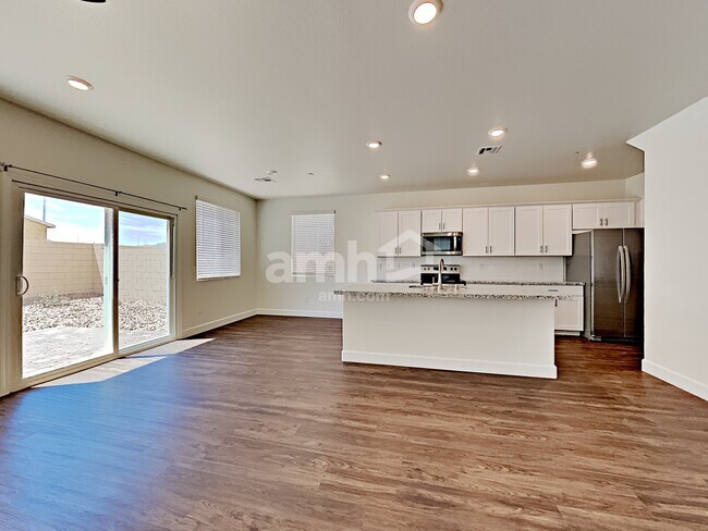 Photo - 7285 Arroyo Crossing Pkwy