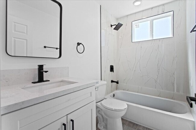 852 W Gage Ave Unit #850 1/2