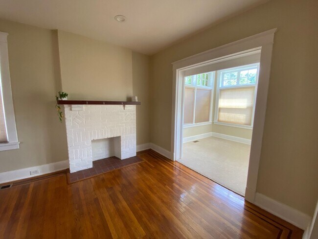 Photo - Charming 3 Bedroom/1.5 Bathroom Townhome i...