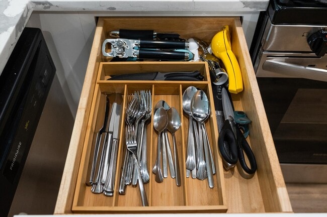 Building Photo - 6904 Covington Dr Unit B