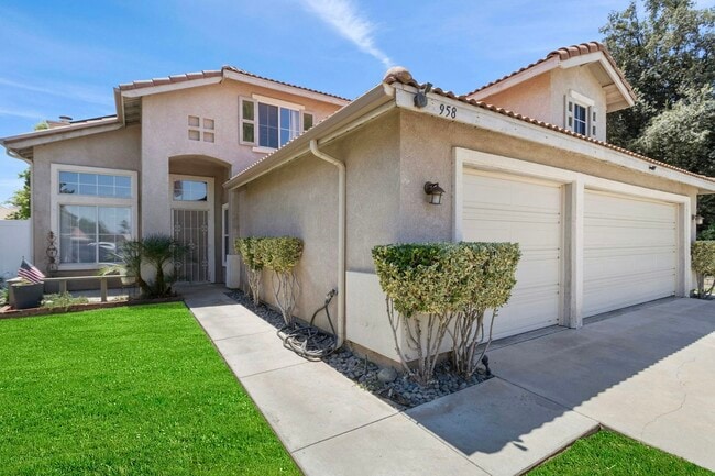 Photo - 958 Stratford Way