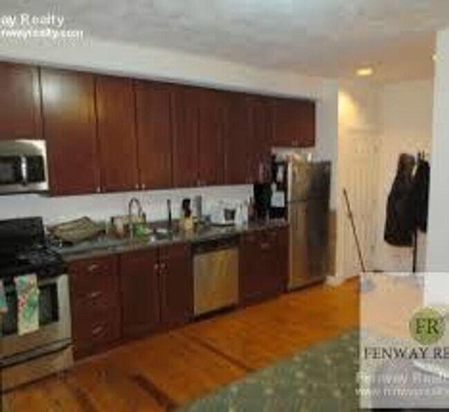 Photo - No Brokers Fee, Large Duplex in Fenway, Heat, Hot Water Included, Laundry on a Site
