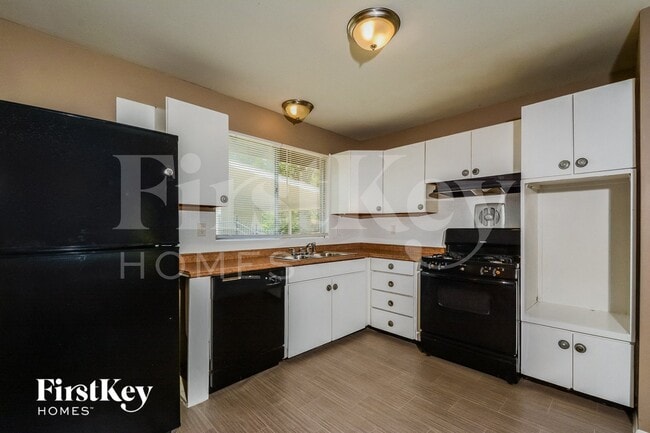 Photo - 3065 Parker Rd