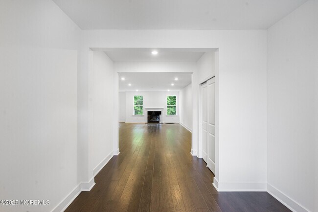 Photo - 160 Woolley Ct