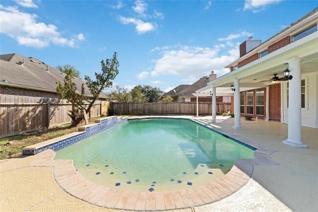 Photo - 457 Corridor Way