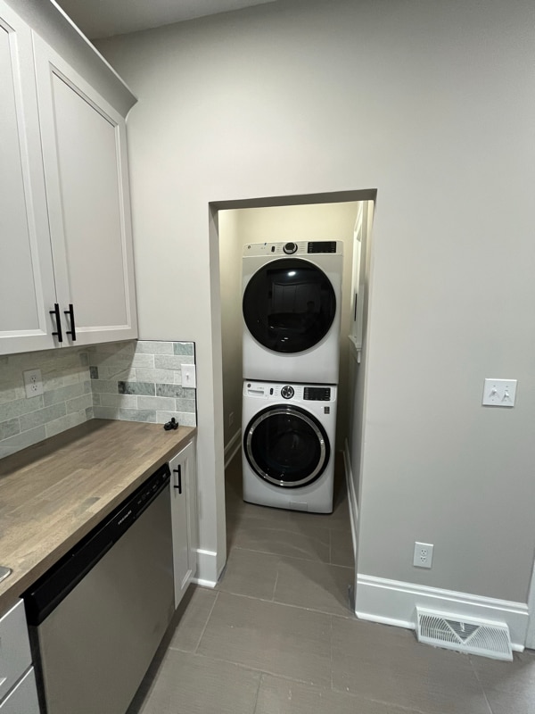 Photo - 239 Spring St SW