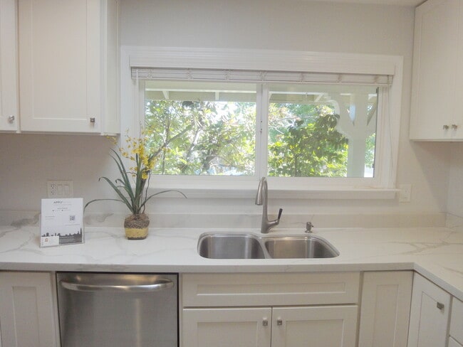 Photo - 3 Le Claire Ct