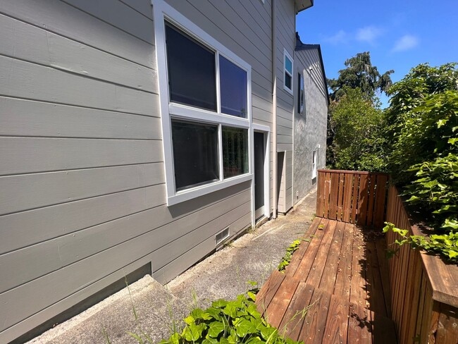 Building Photo - 154-156A Carlotta Cir Rental