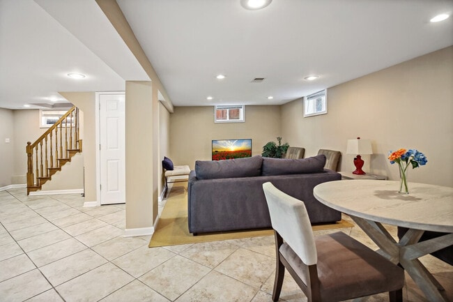 Photo - 300 Lawton St Unidad ID1395510P