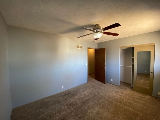 Photo - Beautiful 3 Bedroom Split entry in Gretna