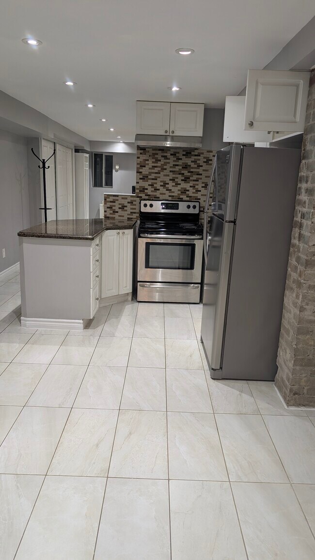 Photo - 2430 Kingston Rd Unité Scarborough basement apar