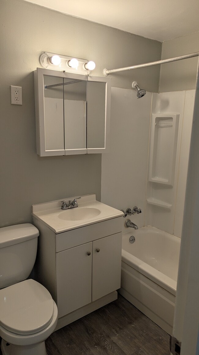 Unit 3-4 bathroom and shower - 1492 Main St Unit placeholder