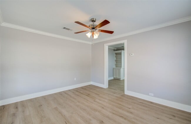 Building Photo - 702 E 25th St