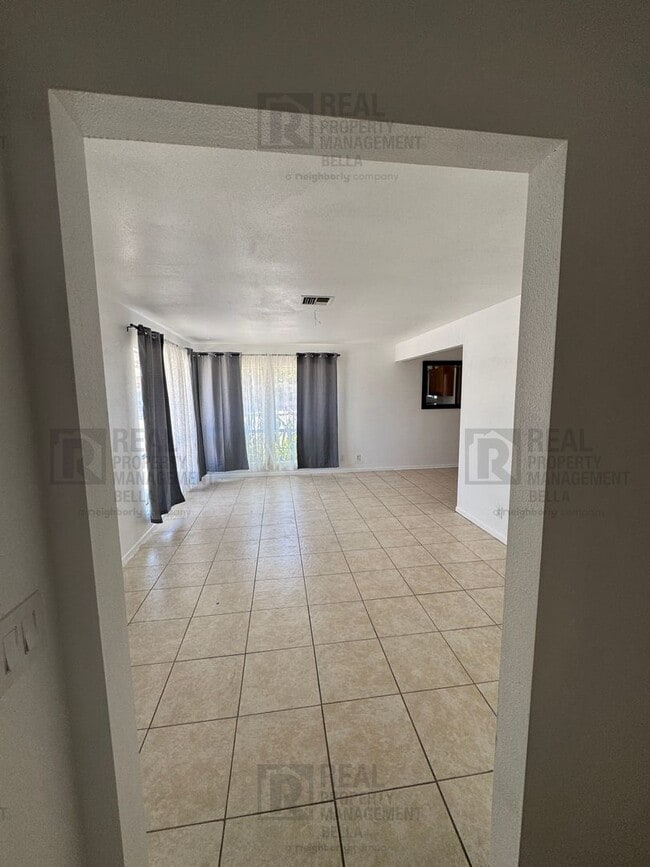 41987/41989 Briarwood Ave.