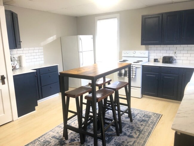 Photo - Very well decorated and furnished 4 BR hou...