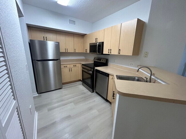 Photo - 2202 Belmont Ln Unit 2202