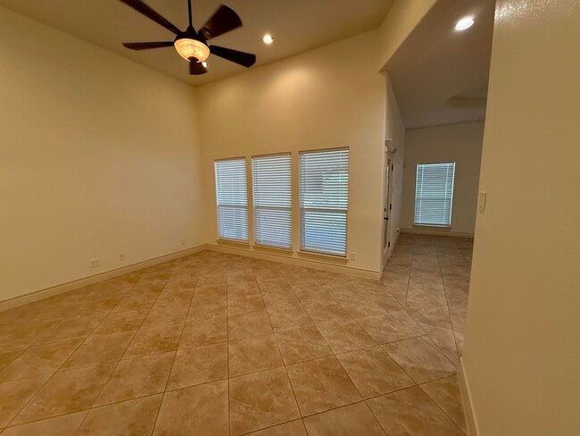 Photo - 10523 Bear Creek