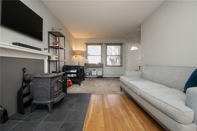 Photo - 20 Findlay Pl