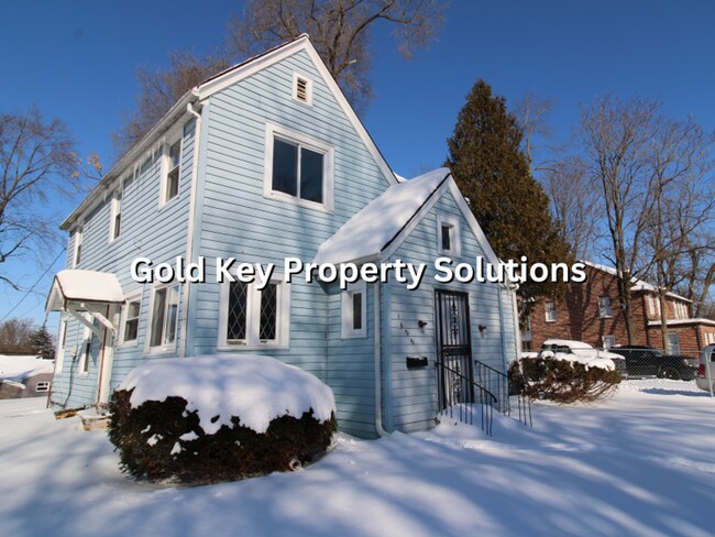 Photo - Spacious 3 BR 1 BA House with Dining Room and Basement (NO SECTION 8)