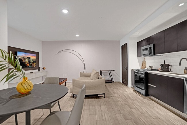 Photo - 398 NE 5th St Unidad SI ID1504052P