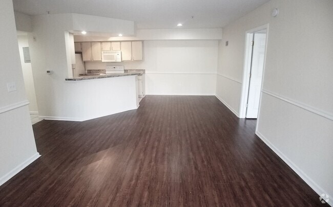 Building Photo - Gorgeous 2/2 Wood Floors Condo For Rent @ ... Unit 1023