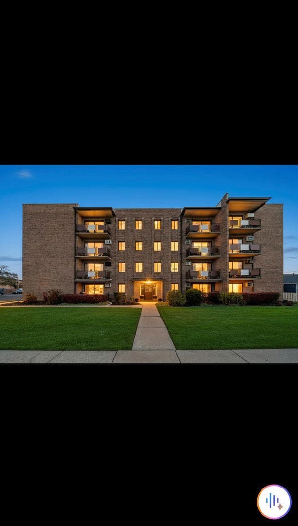 Building Photo - 7945 S Oketo Ave Unit 205