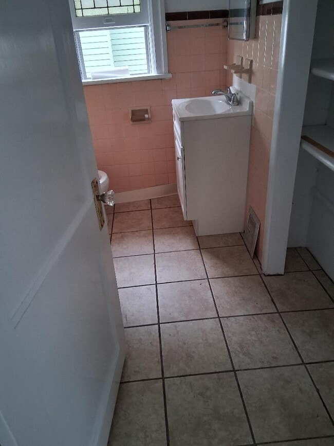 Photo - 17 W Madison Ave