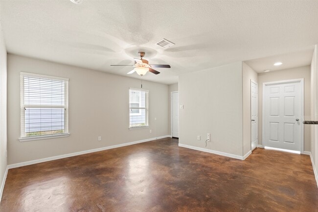 Photo - 16940 W Juneau St