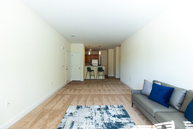 Summer - 2BR,2BA